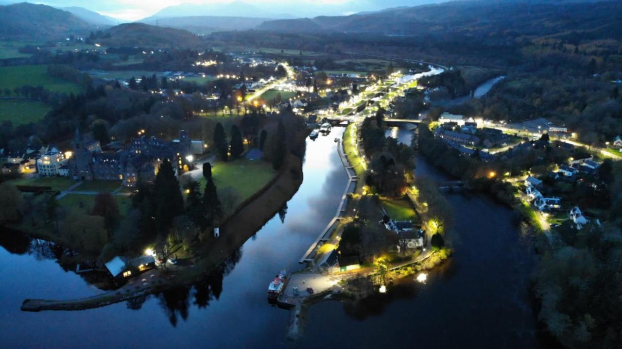Appartement Loch Ness Pods à Fort Augustus Extérieur photo